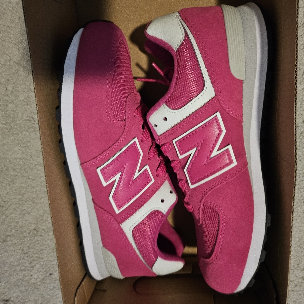 New Balance Pink Sneakers - Picture 3 of 5